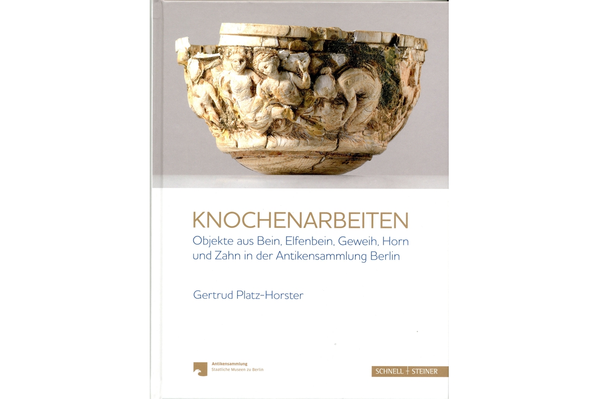 Knochenarbeiten in der Antikensammlung Berlin