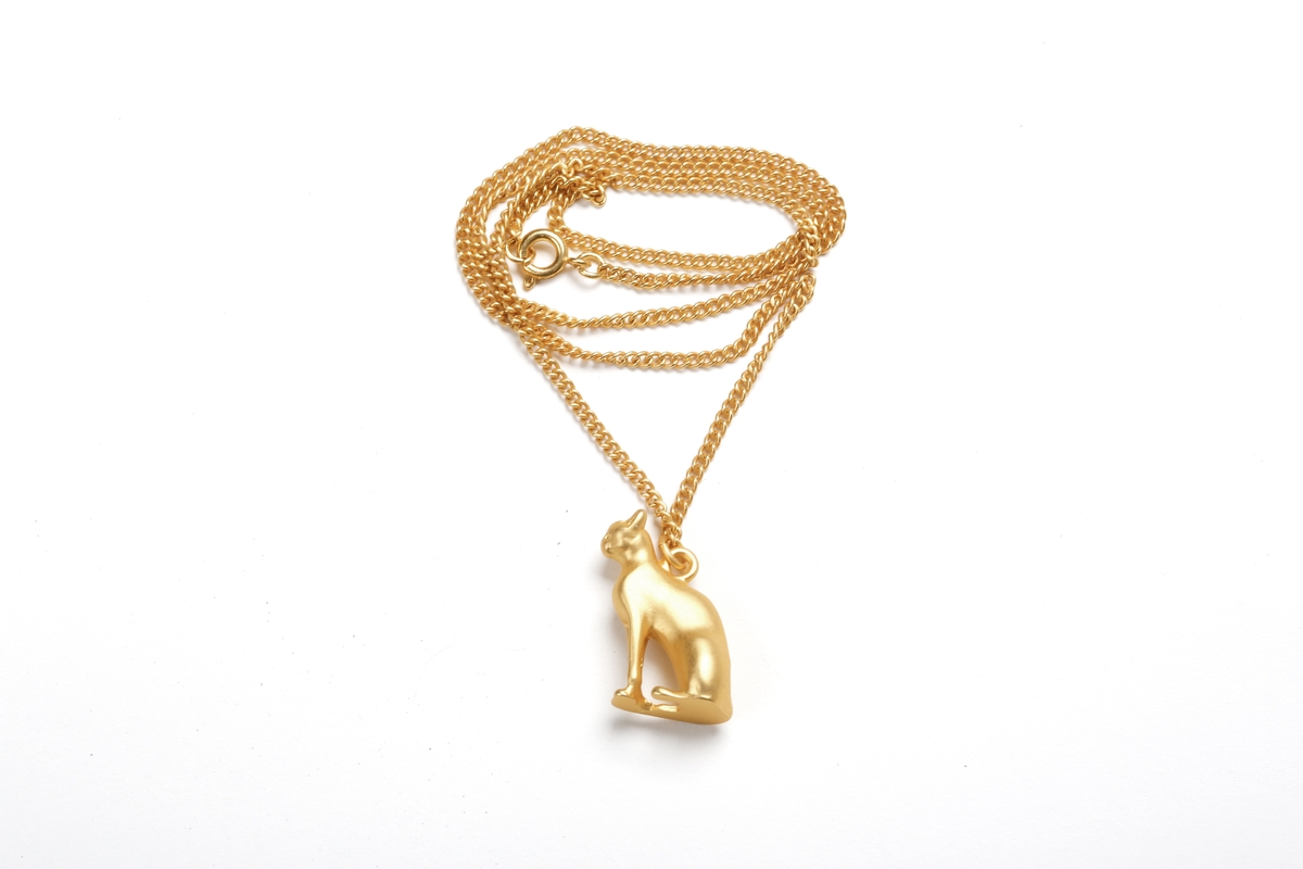 Necklace: Statuette of the goddess Bastet